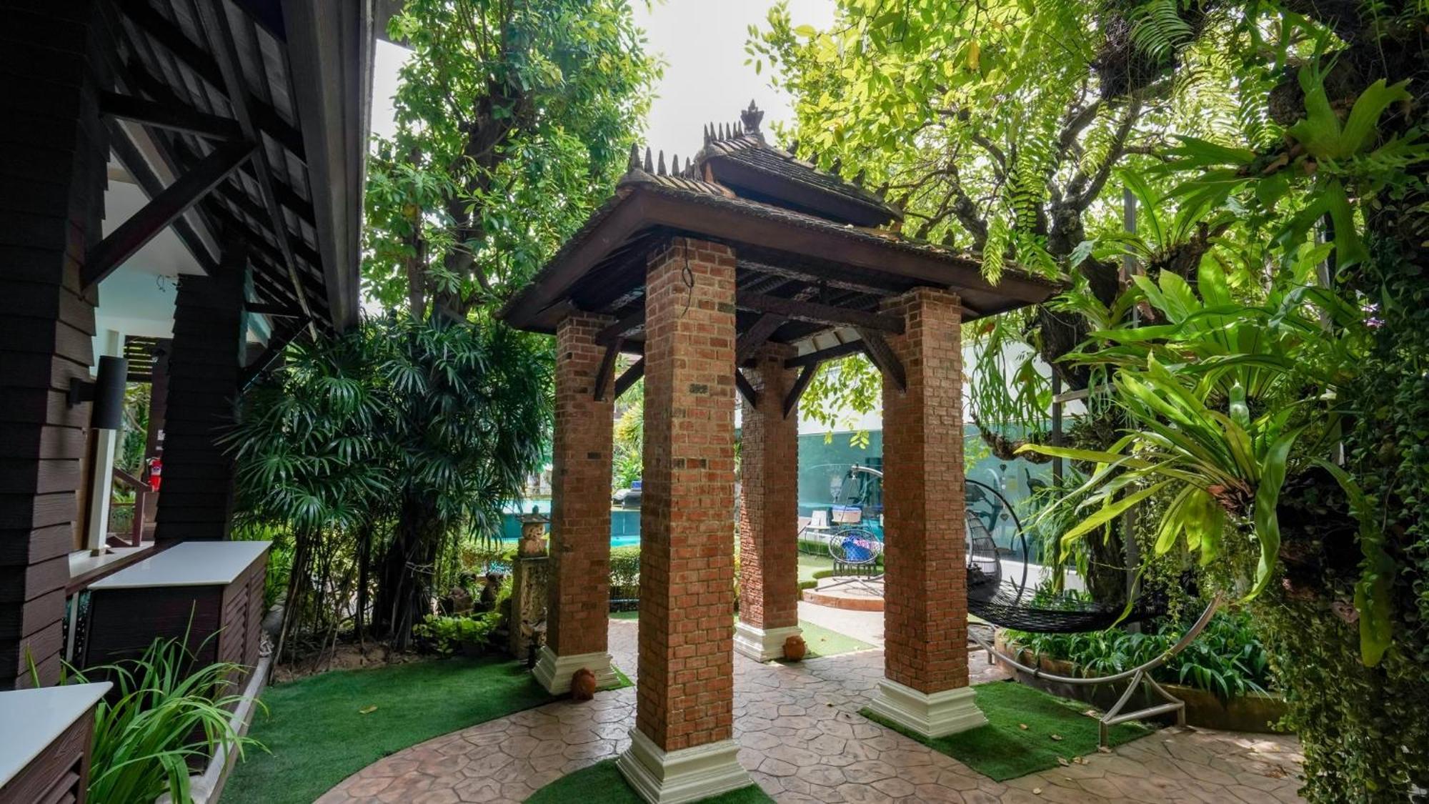 Kodchasri Thani Hotel Chiangmai Чиангмай Екстериор снимка