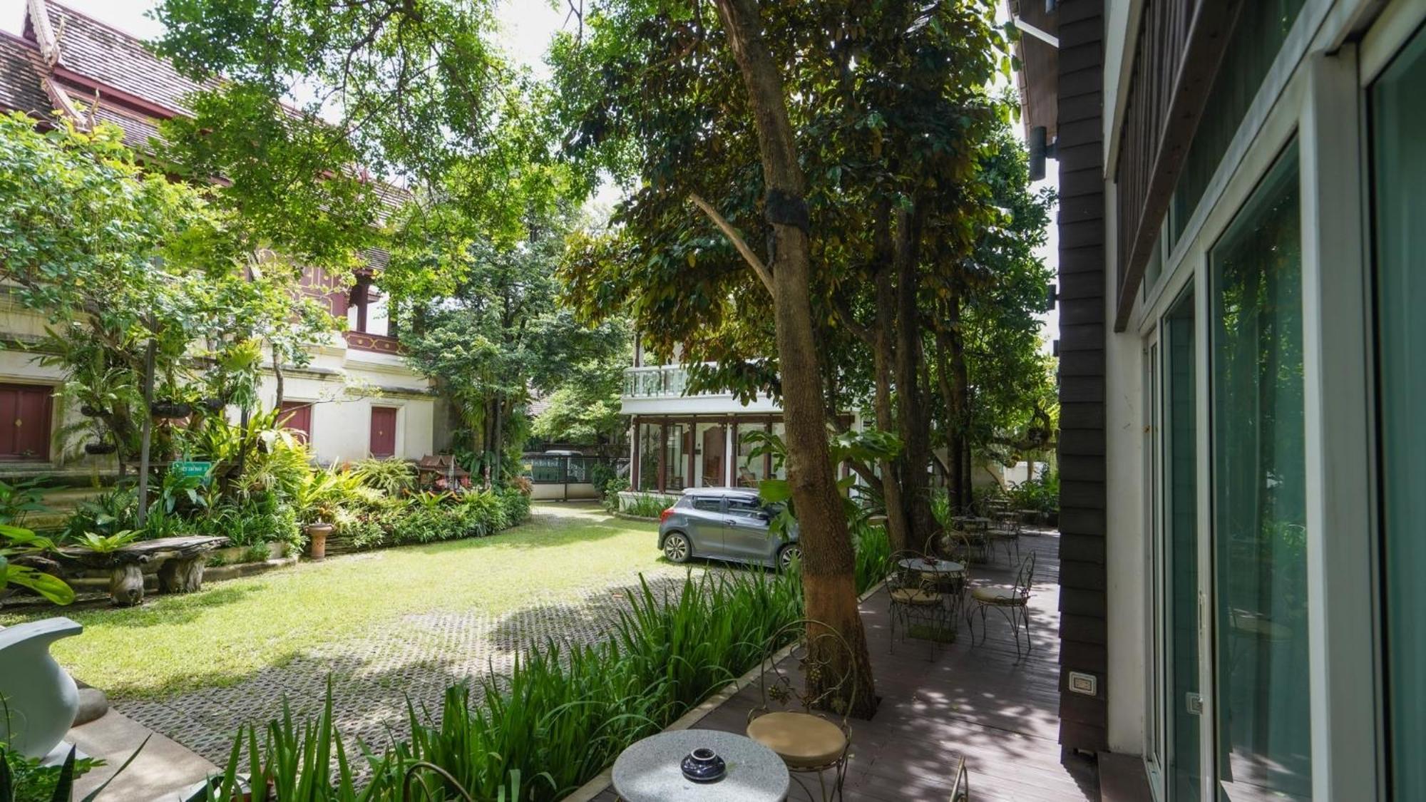 Kodchasri Thani Hotel Chiangmai Чиангмай Екстериор снимка