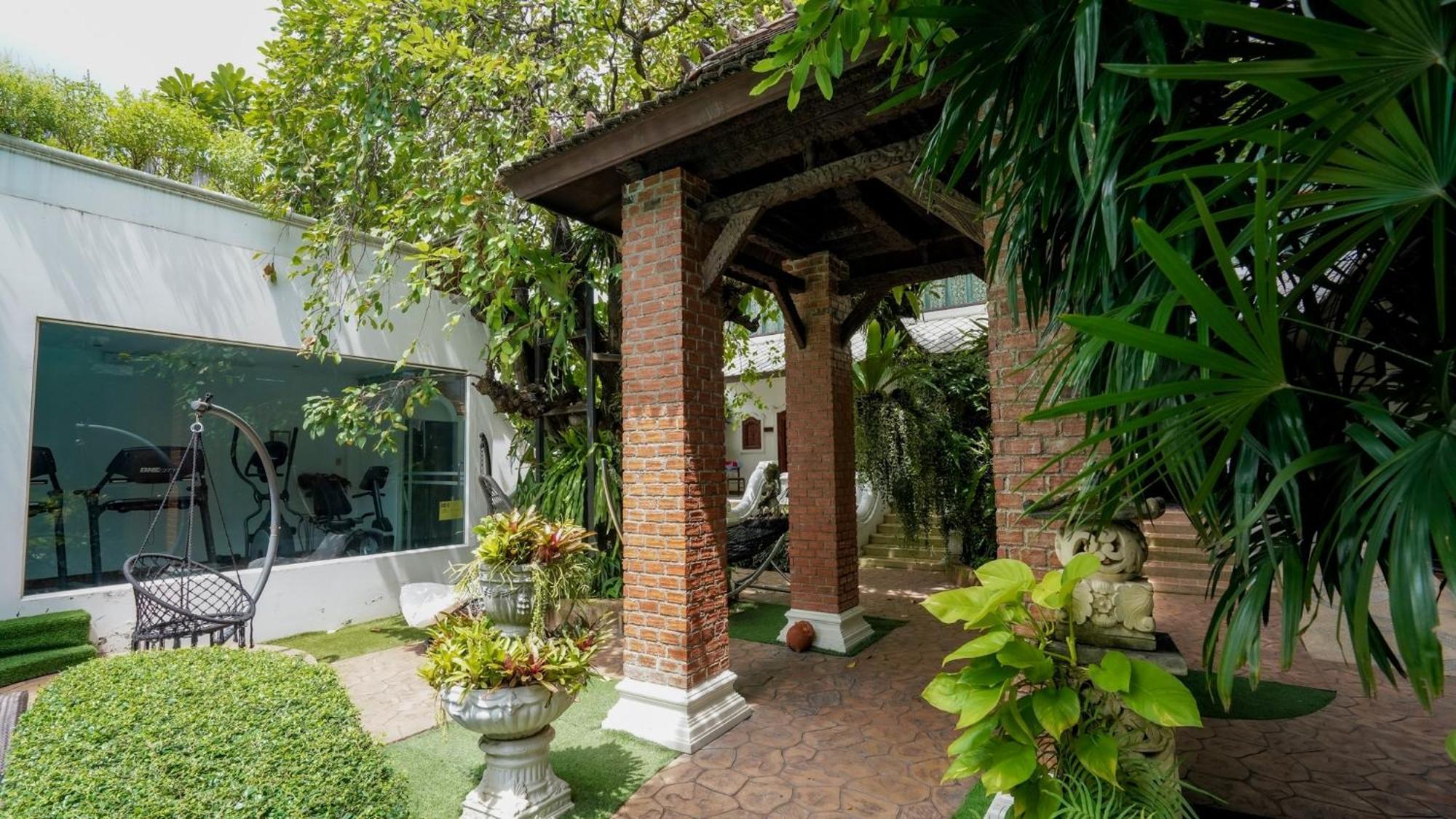 Kodchasri Thani Hotel Chiangmai Чиангмай Екстериор снимка