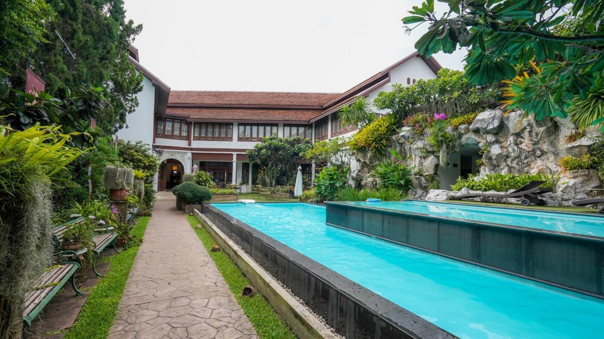 Kodchasri Thani Hotel Chiangmai Чиангмай Екстериор снимка