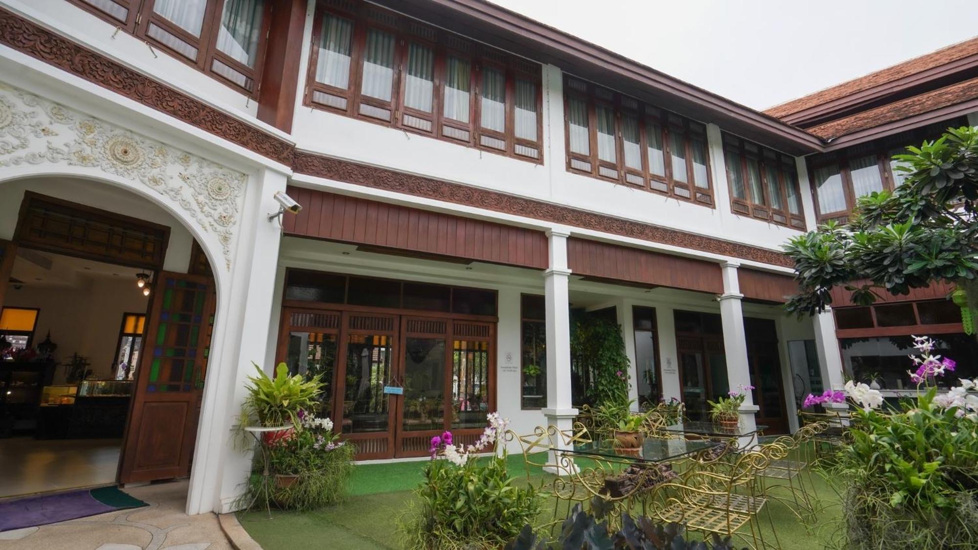 Kodchasri Thani Hotel Chiangmai Чиангмай Екстериор снимка