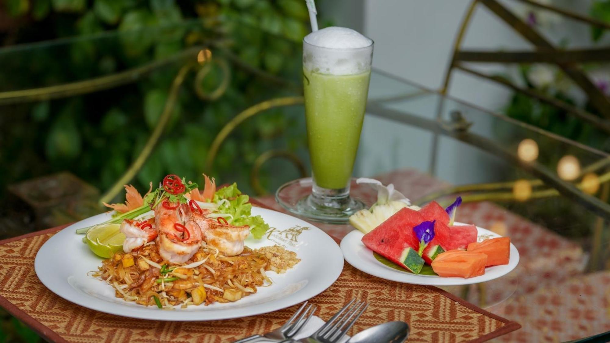 Kodchasri Thani Hotel Chiangmai Чиангмай Екстериор снимка