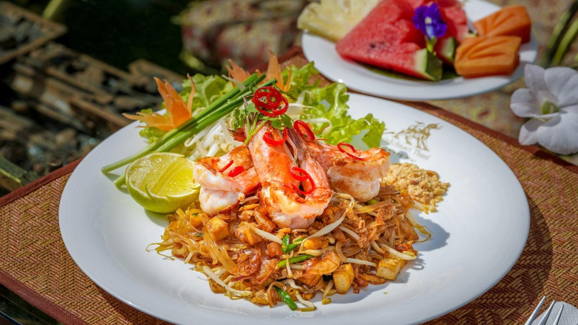 Kodchasri Thani Hotel Chiangmai Чиангмай Екстериор снимка