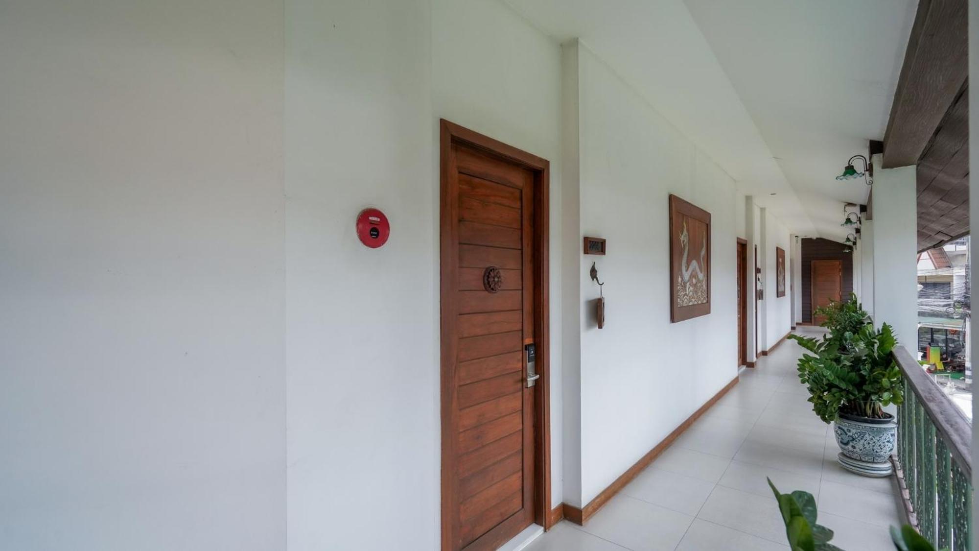 Kodchasri Thani Hotel Chiangmai Чиангмай Екстериор снимка